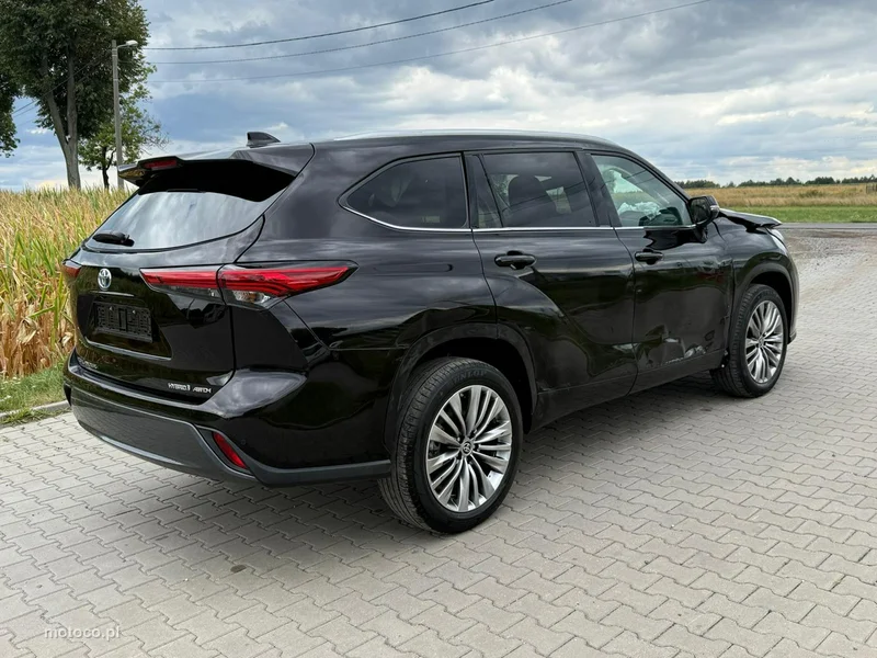 Toyota Highlander 6