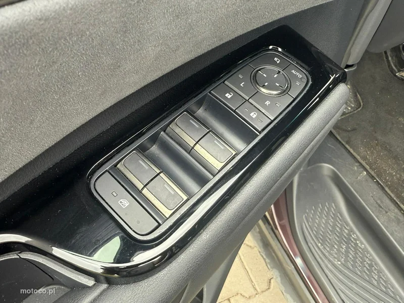 Lexus LS 12