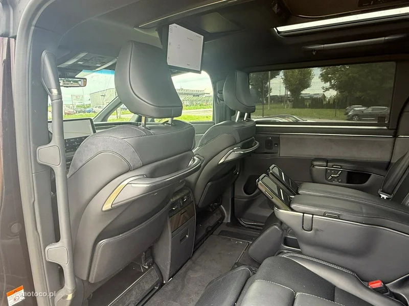 Lexus LS 13