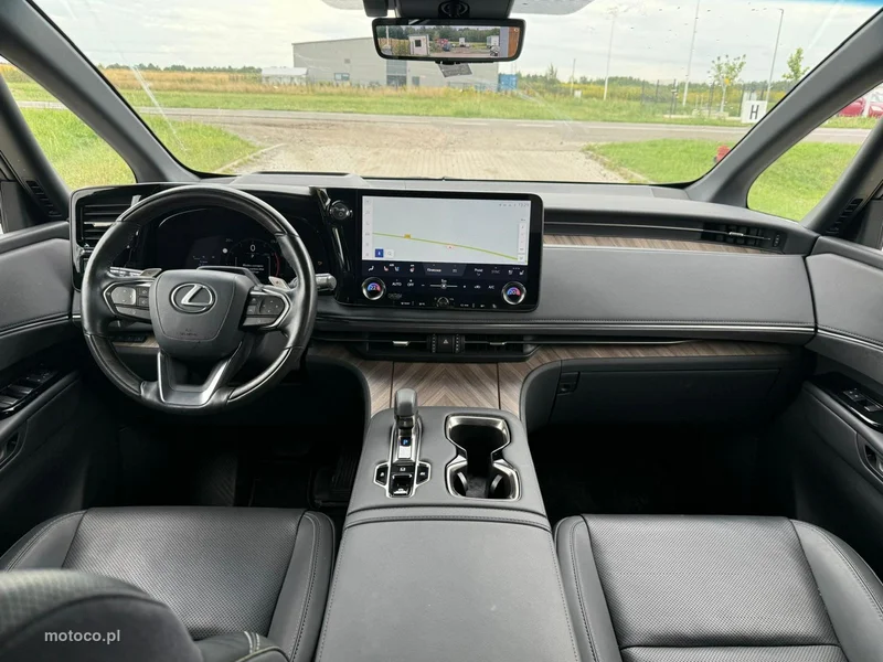 Lexus LS 29