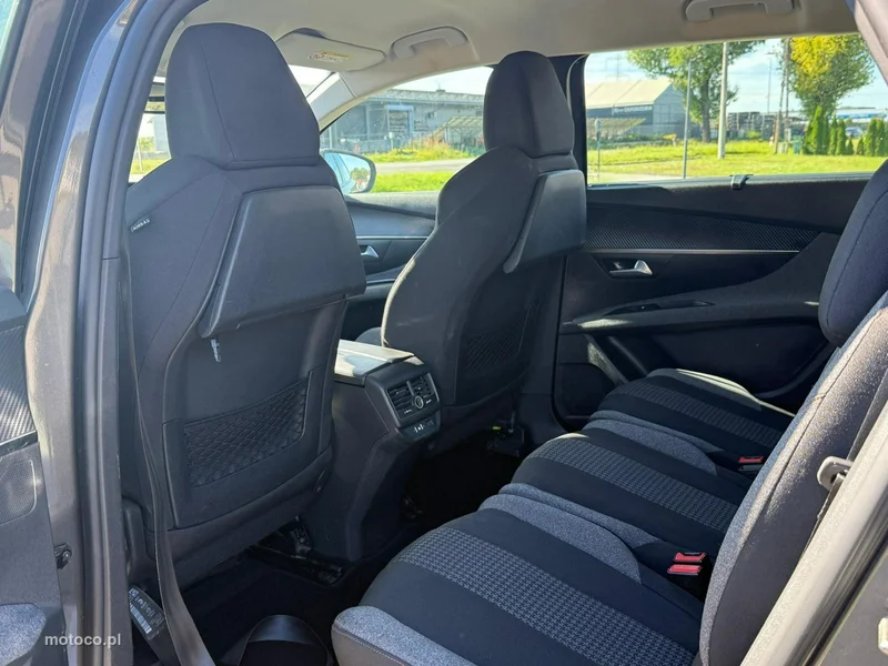 Peugeot 5008 17