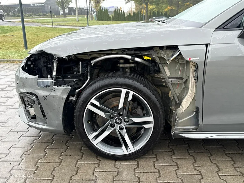 Audi A4 B9 15
