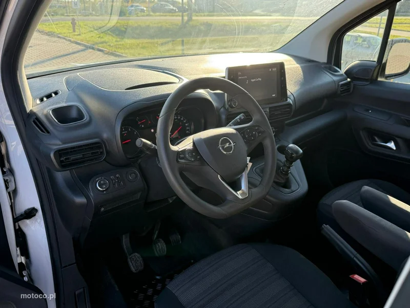 Opel Combo E 13