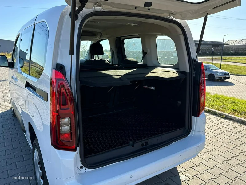 Opel Combo E 17