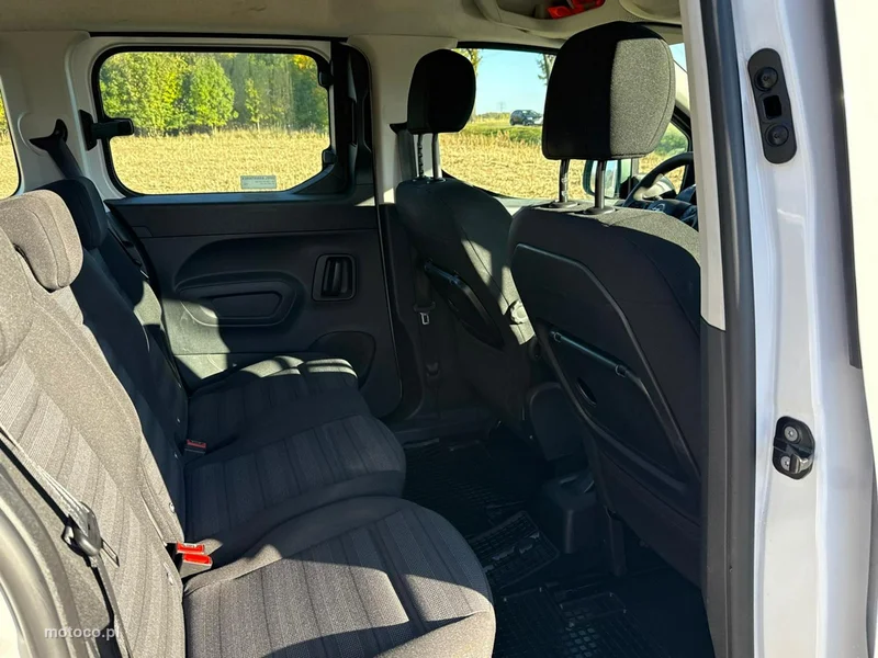 Opel Combo E 18