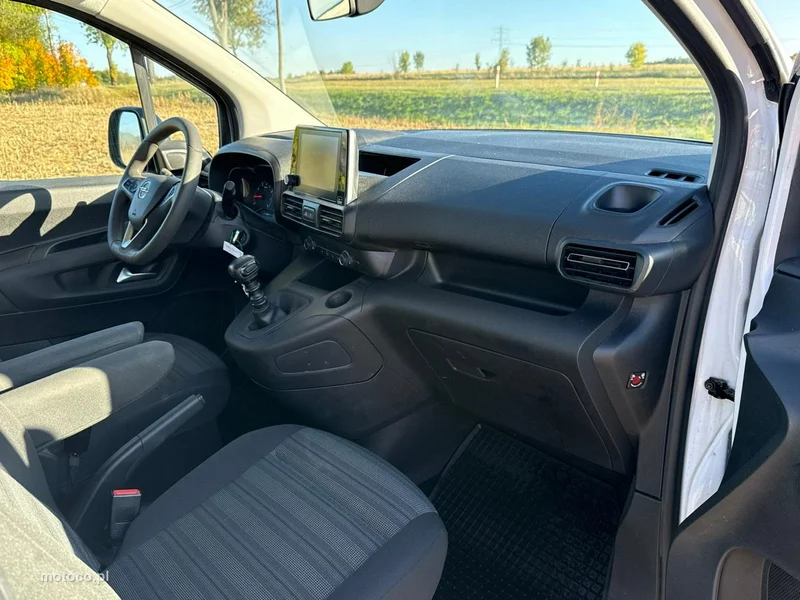 Opel Combo E 19