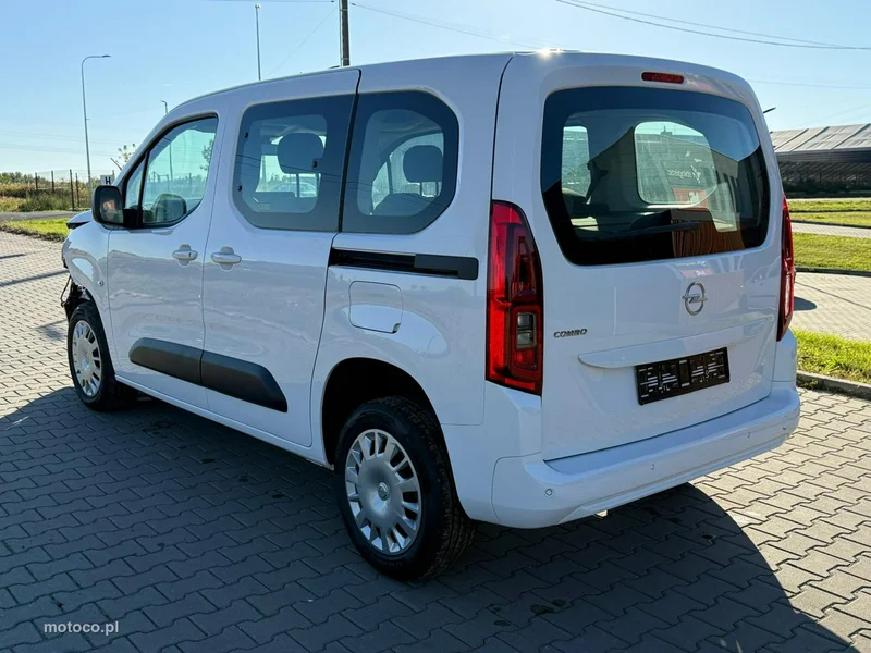 Opel Combo E 3