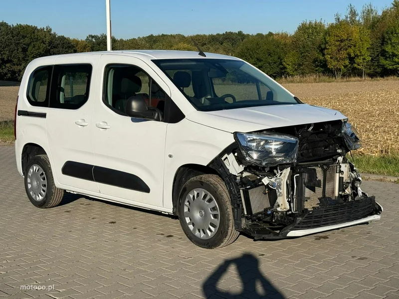 Opel Combo E 7