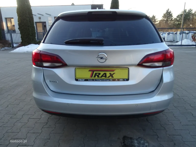 Opel Astra K 9