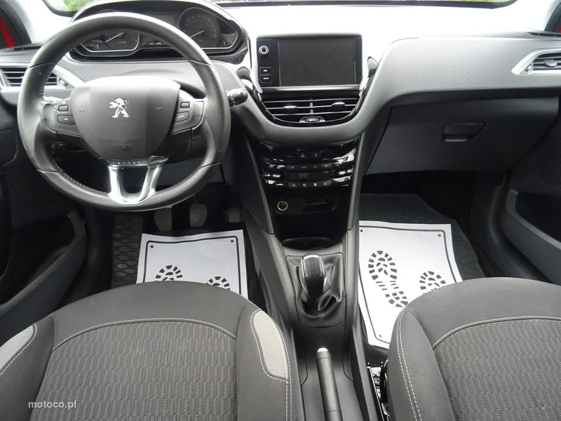 Peugeot 208 12