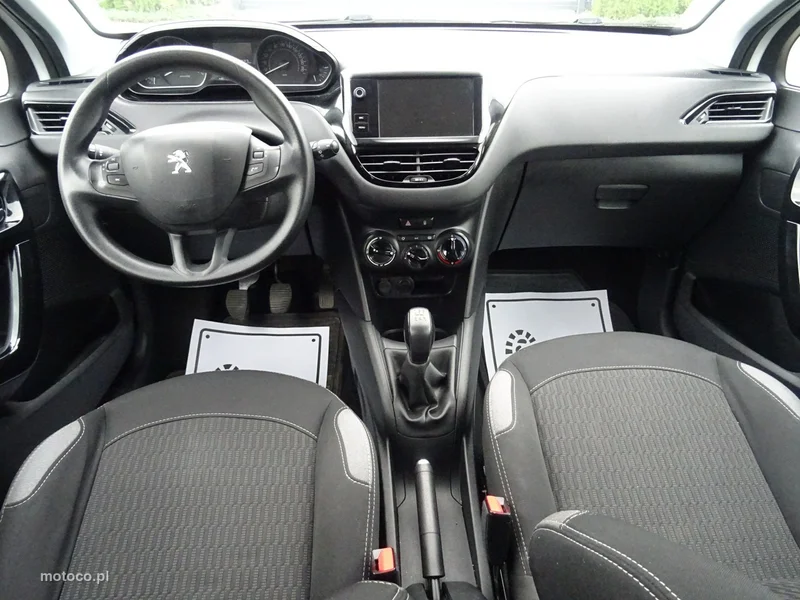 Peugeot 208 11