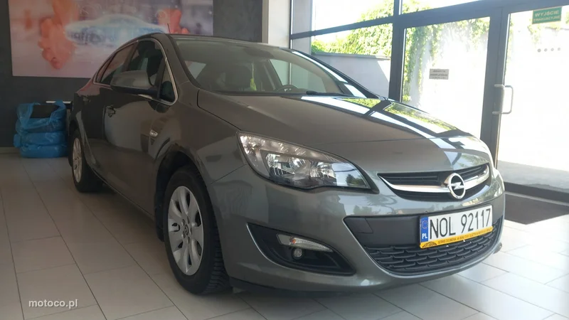 Opel Astra J 2