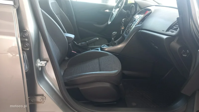 Opel Astra J 5