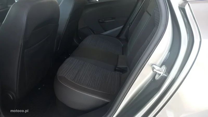 Opel Astra J 7