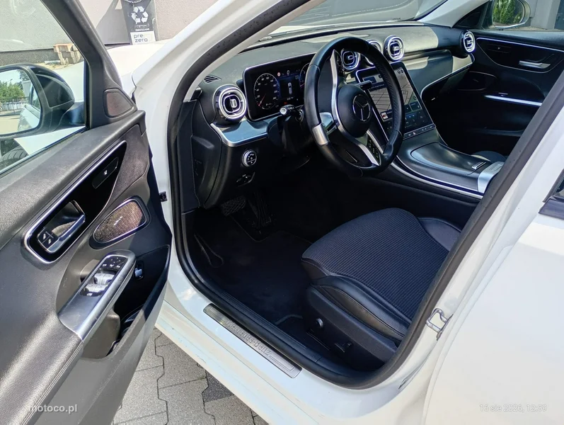 Mercedes-Benz Klasa C W206 C 220 7