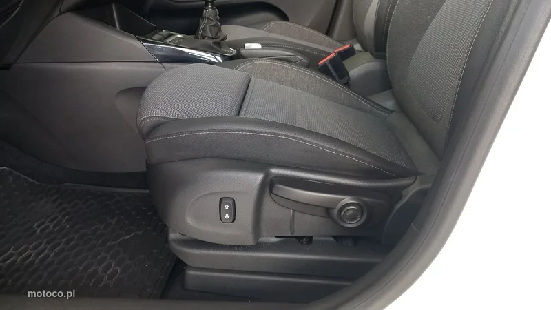 Opel Crossland X 9