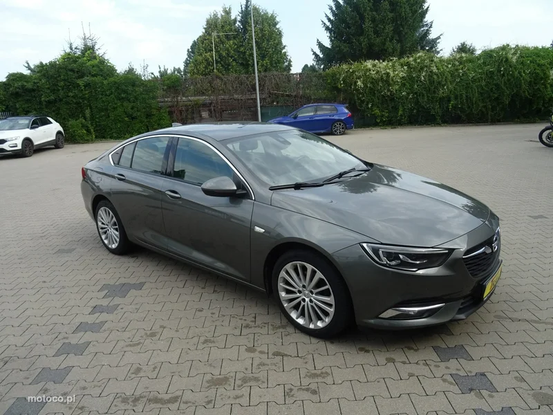 Opel Insignia Grand Sport 2
