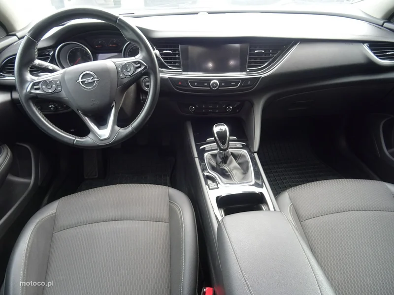 Opel Insignia Grand Sport 11