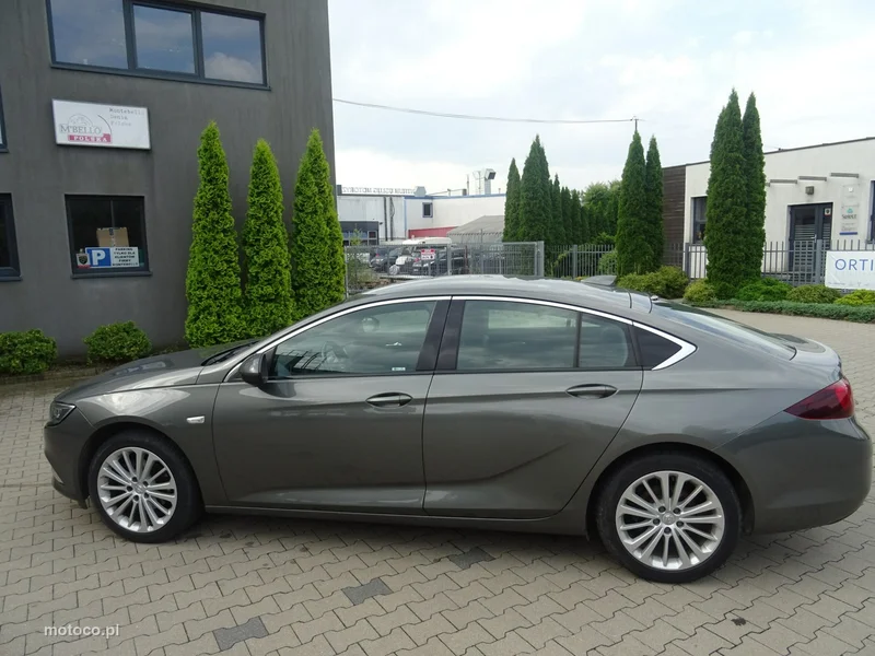 Opel Insignia Grand Sport 4