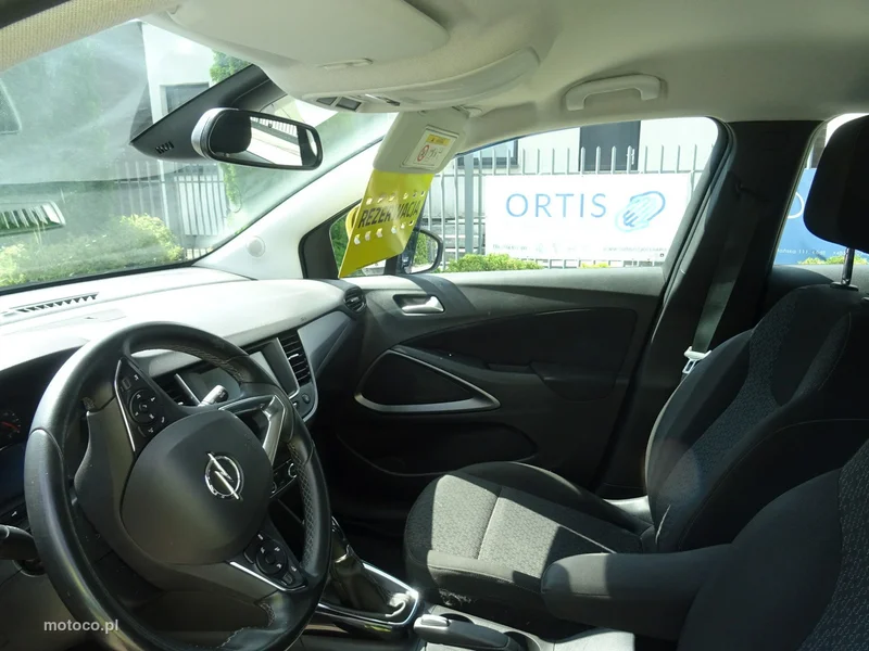 Opel Crossland X 10