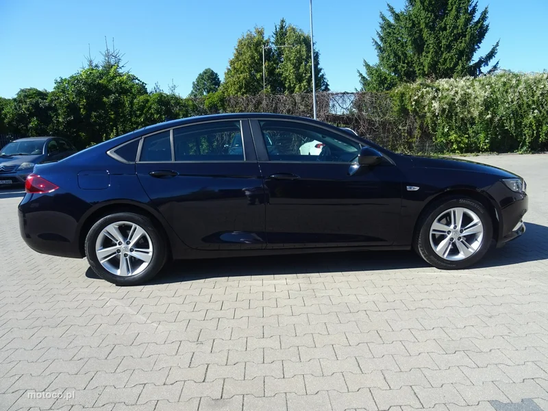 Opel Insignia Grand Sport 4