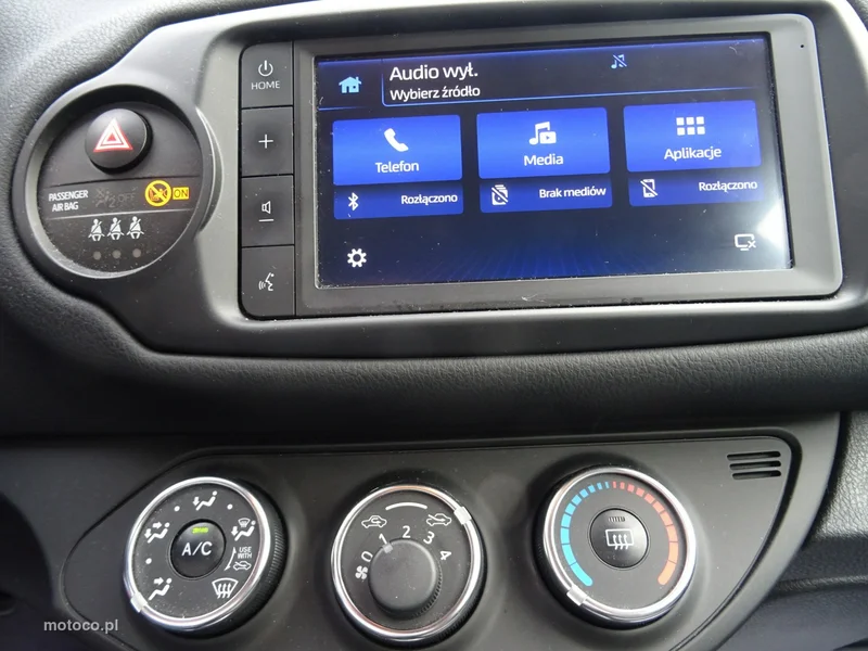 Toyota Yaris XP210 13