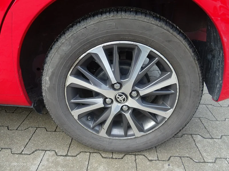 Toyota Yaris XP210 15
