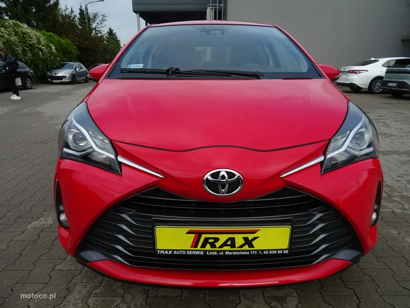 Toyota Yaris XP210 3