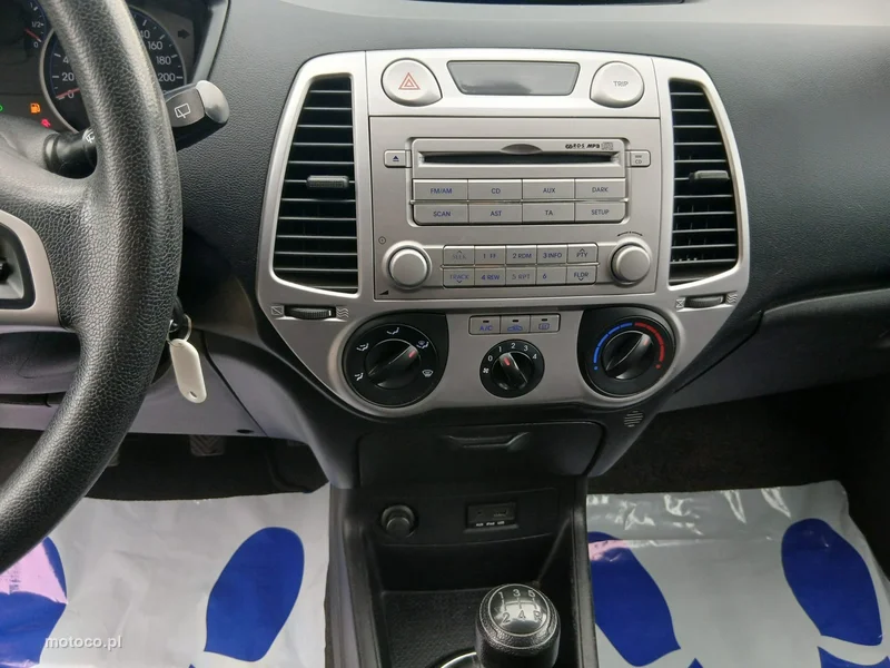 Hyundai i20 8