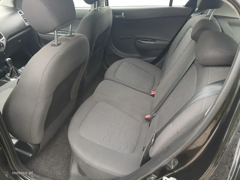 Hyundai i20 10