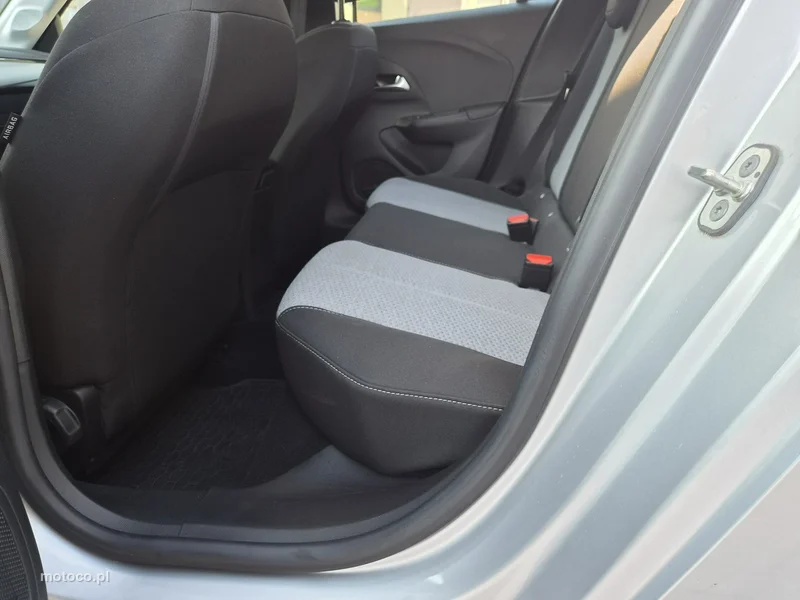 Opel Corsa F 30