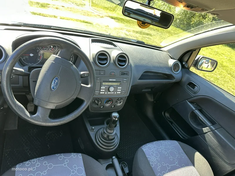 Ford Fiesta V 11