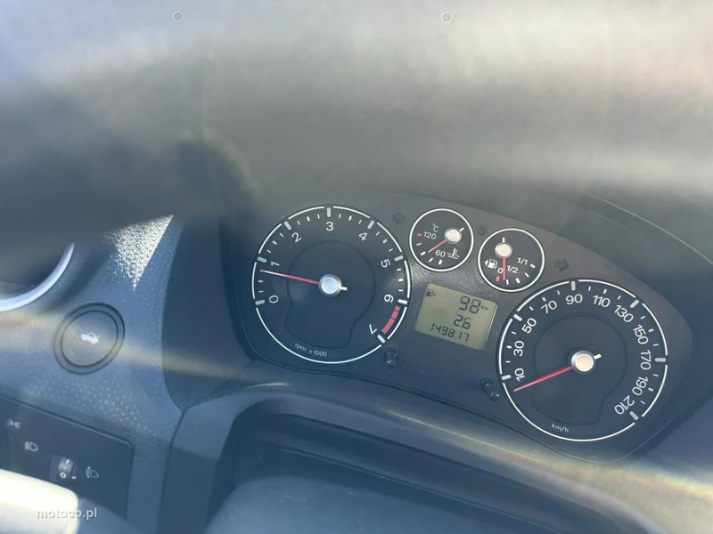 Ford Fiesta V 18