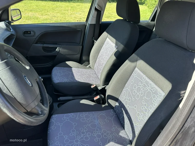 Ford Fiesta V 9