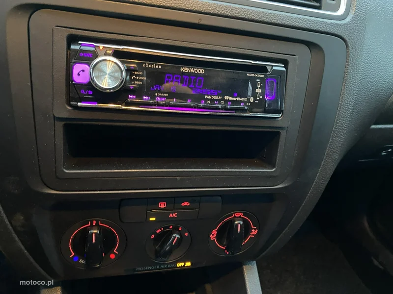 Volkswagen Jetta VI 15