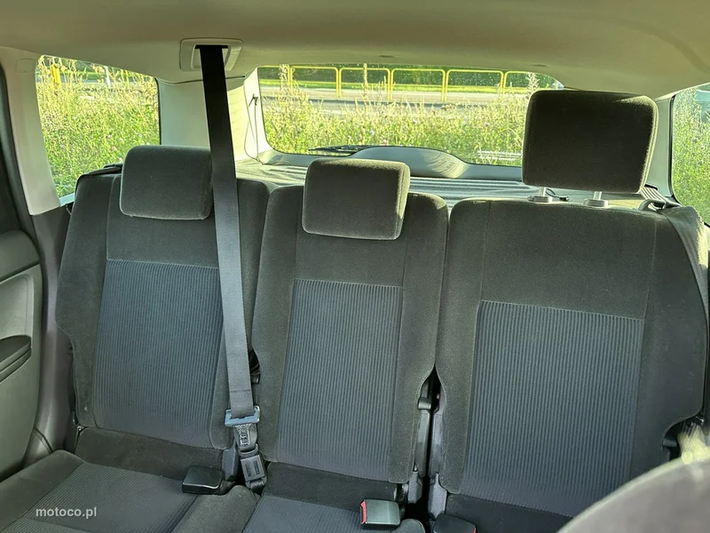 Ford C-Max I 11