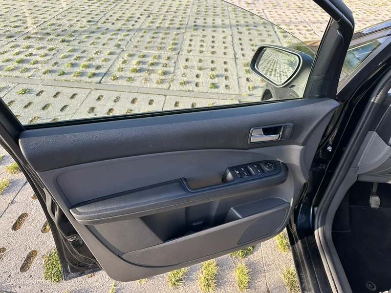 Ford C-Max I 12