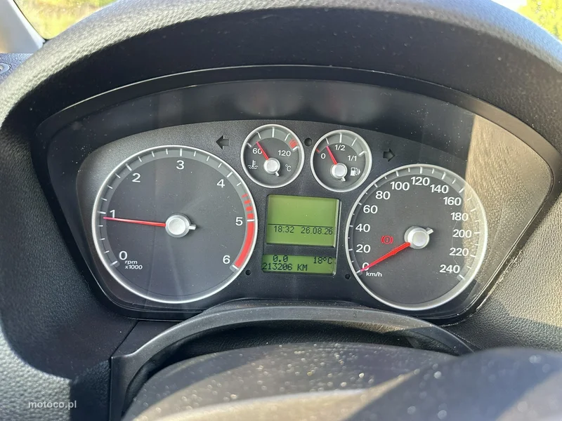 Ford C-Max I 27