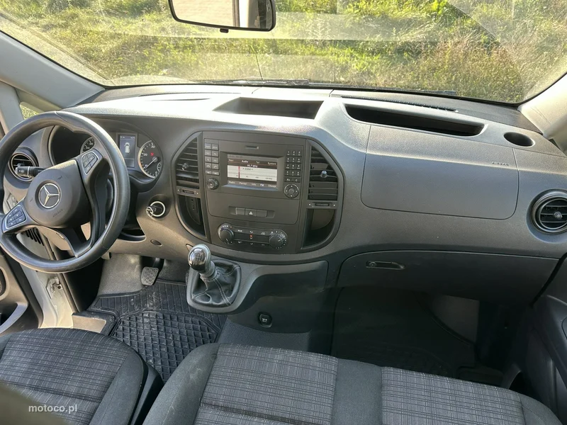 Mercedes-Benz Vito 12