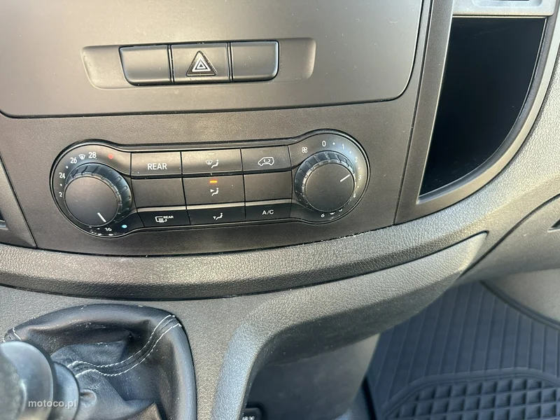 Mercedes-Benz Vito 17