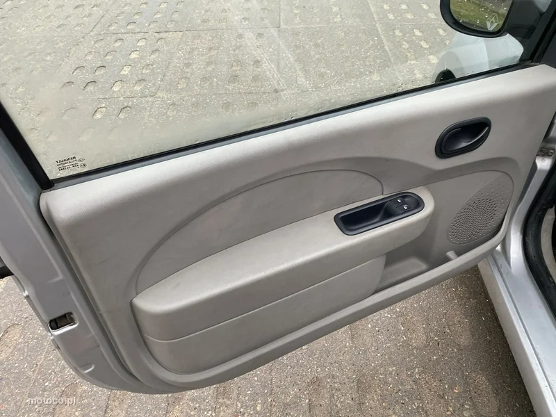 Renault Twingo II 9