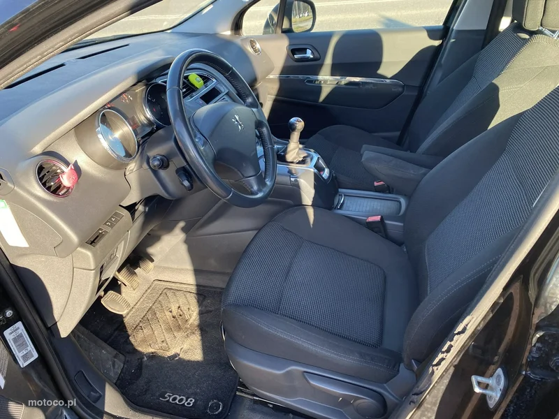 Peugeot 5008 16