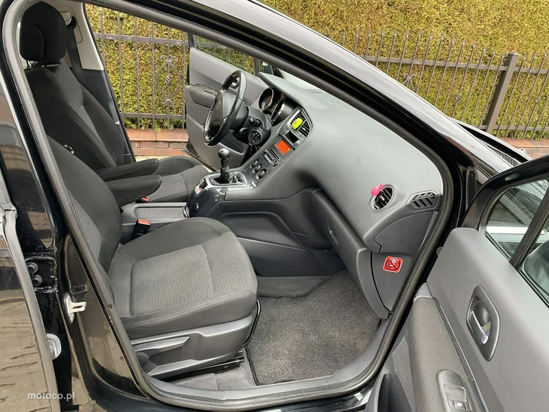 Peugeot 5008 10