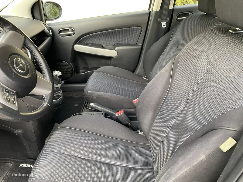 Mazda 2 11
