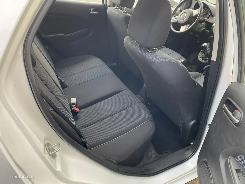 Mazda 2 16