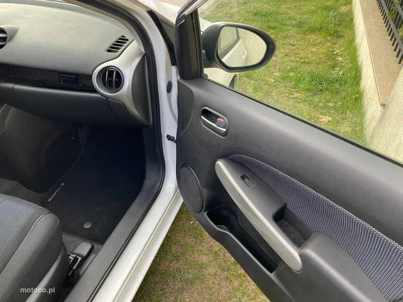 Mazda 2 17