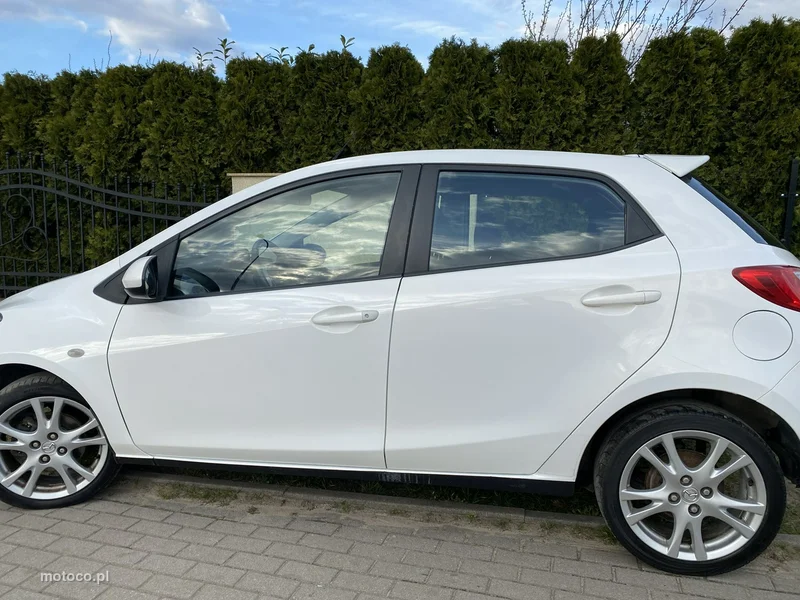 Mazda 2 7