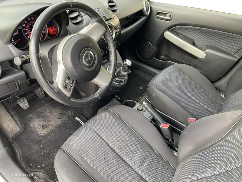 Mazda 2 9
