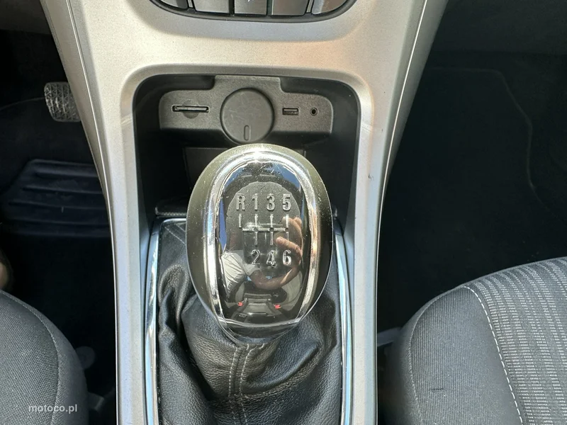 Opel Astra J 23