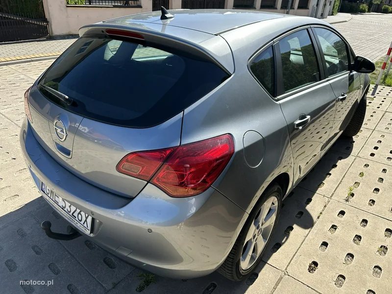 Opel Astra J 5